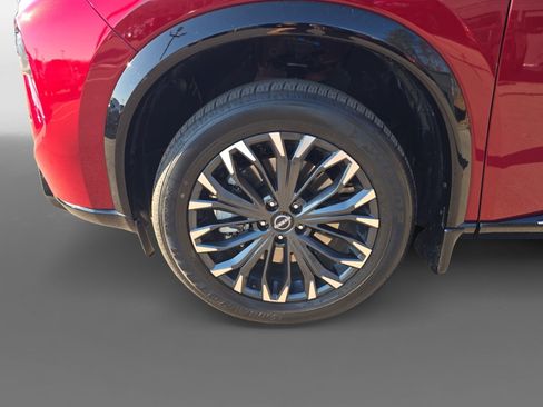 Certified 2025 Nissan Rogue Platinum w/ Tech Package image 9