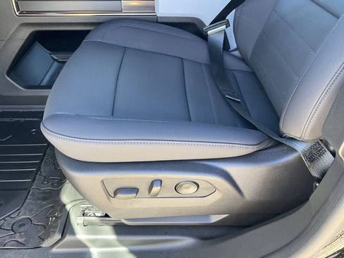 New 2025 GMC Hummer EV 2X image 13