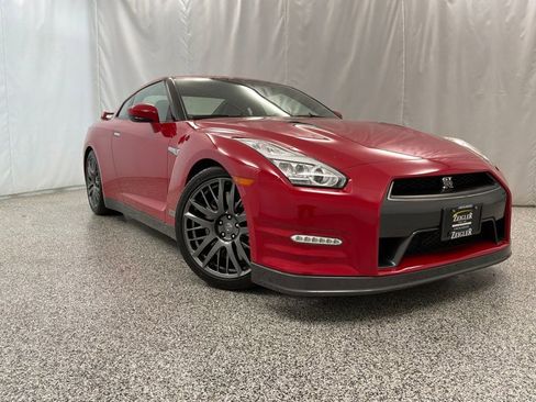 Used 2016 Nissan GT-R Premium AWD/4WD image 1