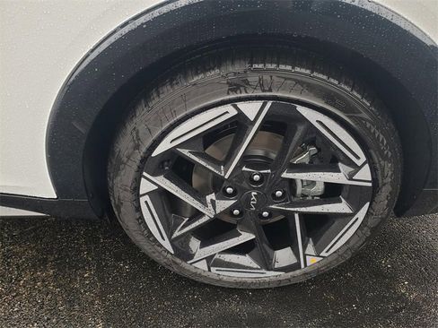 New 2025 Kia K4 GT-Line image 12