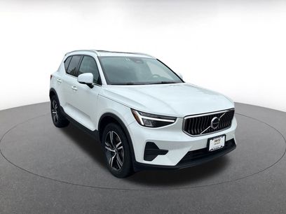Used 2024 Volvo XC40 B5 Core