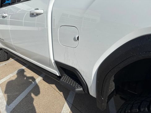 Used 2025 GMC Sierra 2500 AT4X AWD/4WD image 13