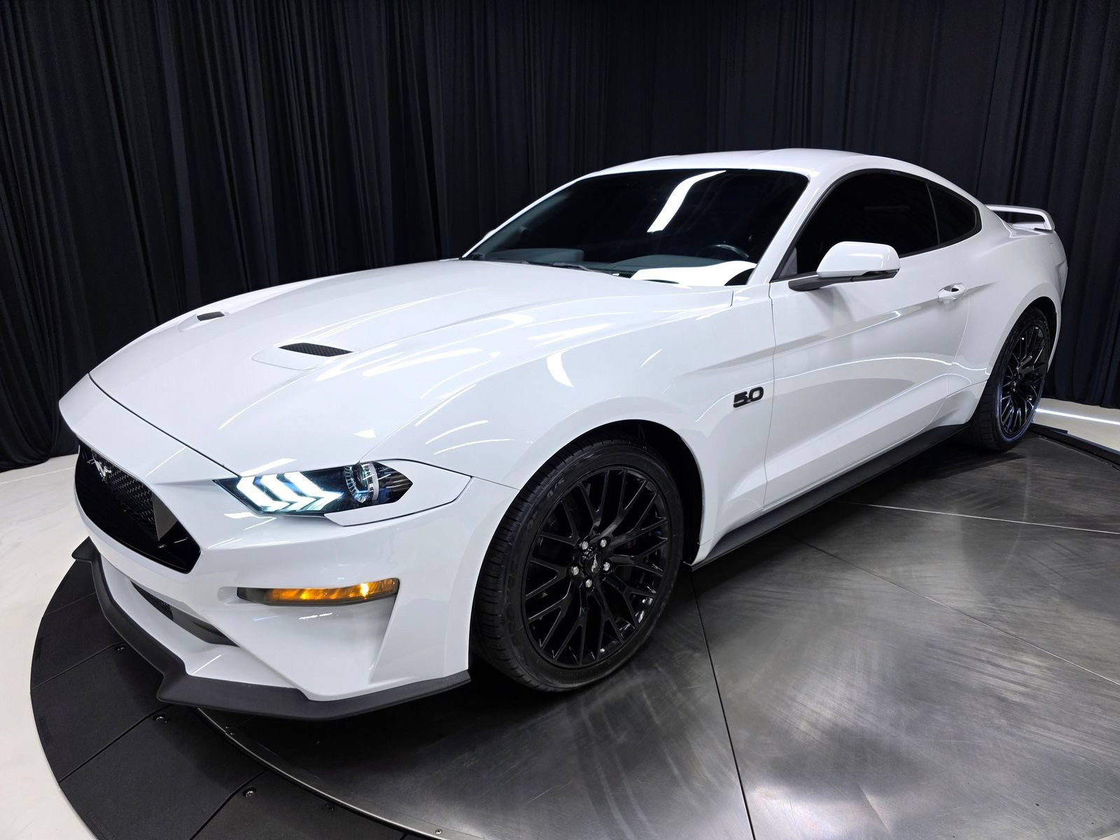 Used 2018 Ford Mustang GT Premium w/ GT Performance Package RWD image 36