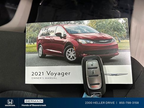 Used 2021 Chrysler Voyager L FWD image 32