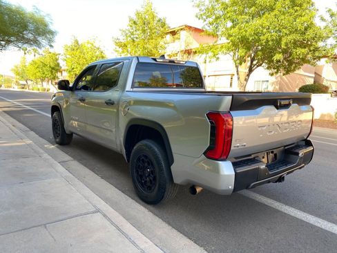 Used 2022 Toyota Tundra SR5 w/ SR5 Convenience Package AWD/4WD image 13