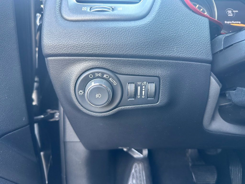 Used 2019 Jeep Compass Trailhawk AWD/4WD image 24