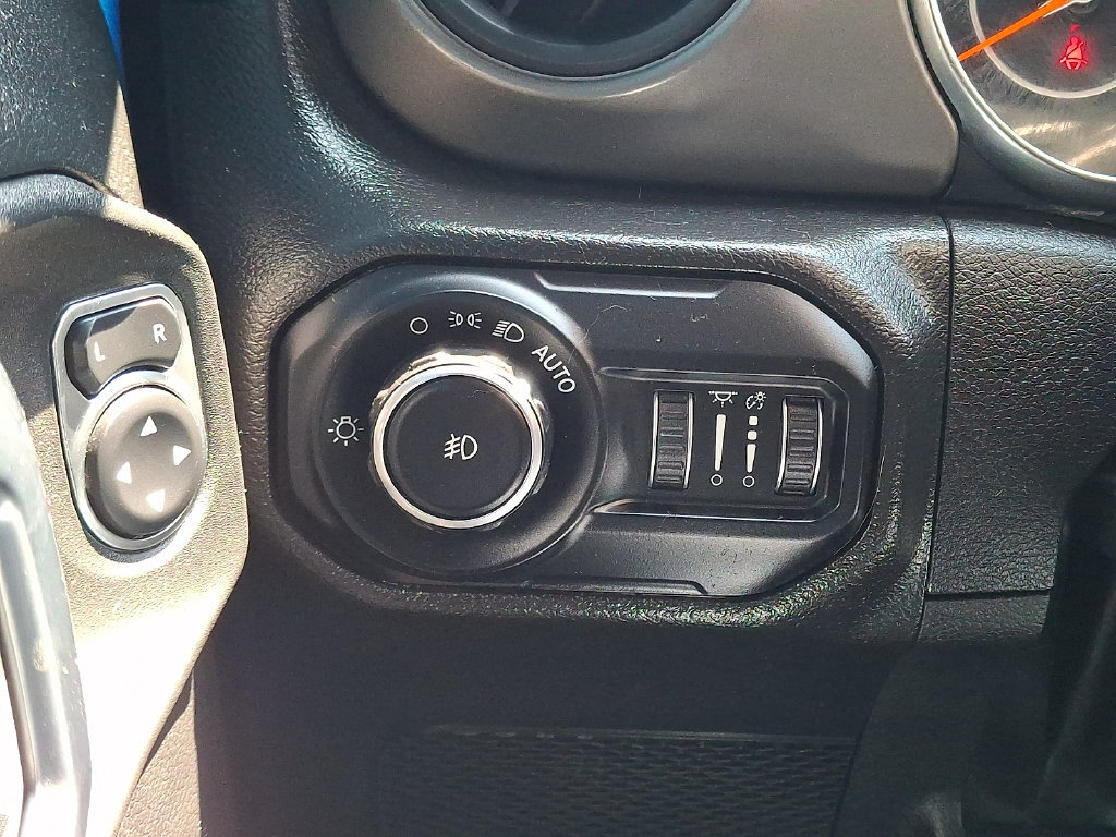 Used 2022 Jeep Wrangler Unlimited Sport AWD/4WD image 29
