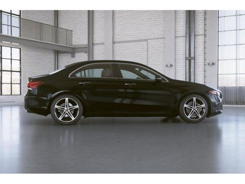 Certified 2022 Mercedes-Benz A 220 4MATIC image 29