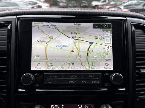 Used 2021 Nissan Titan PRO-4X w/ Pro-4x Convenience Package image 16