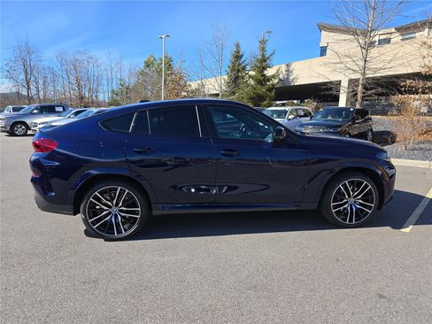 New 2026 BMW X6 M60i image 2