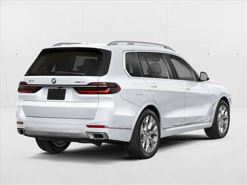 New 2026 BMW X7 xDrive40i w/ Premium Package image 2