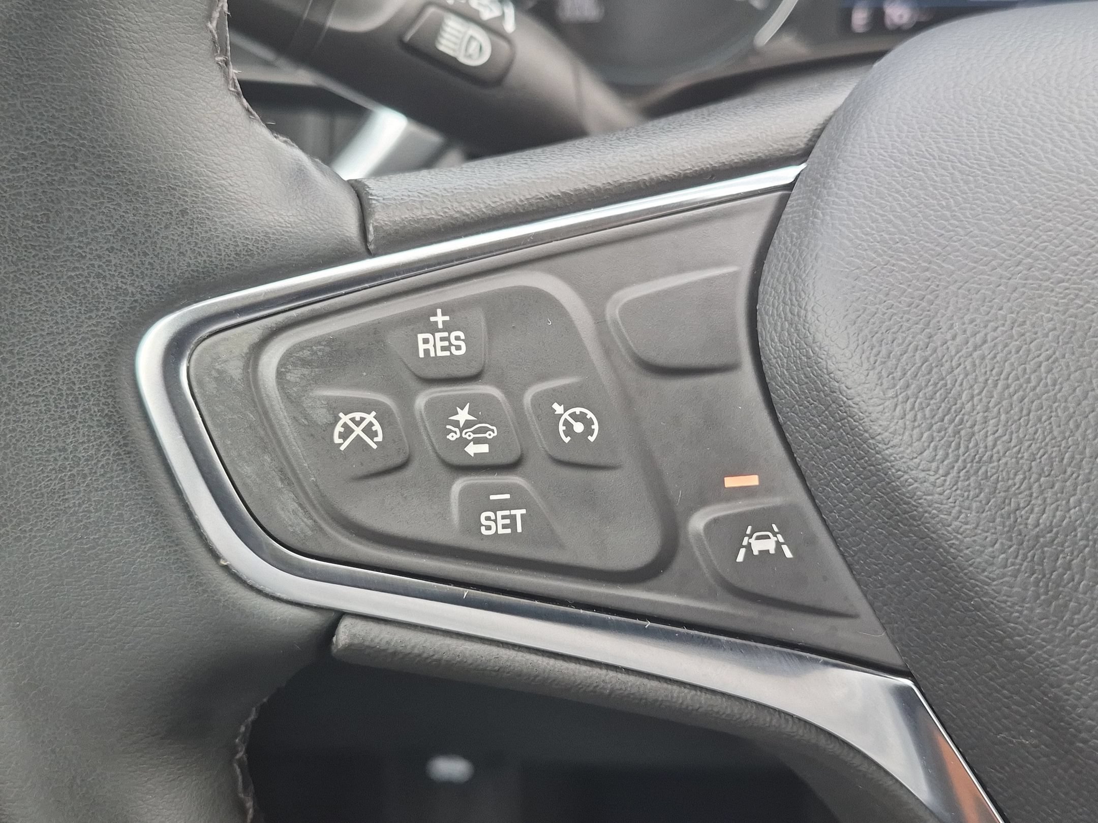 Used 2024 Chevrolet Equinox LT FWD image 14