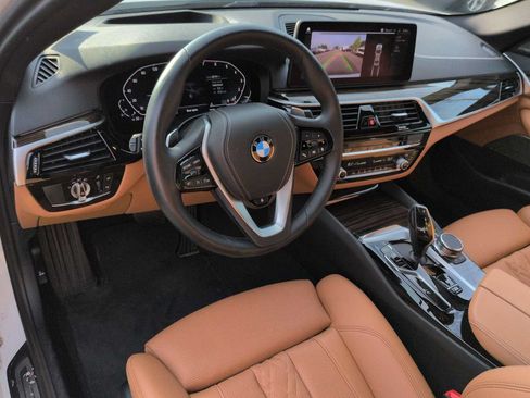 Used 2023 BMW 530i xDrive w/ Premium Package AWD/4WD image 10