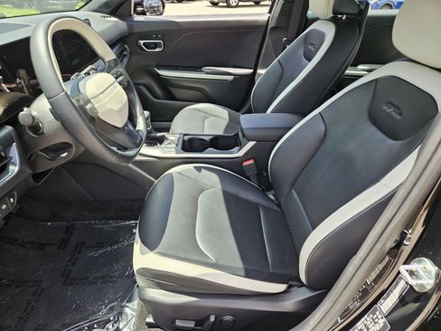 Used 2025 Kia K4 GT-Line w/ GT-Line Premium Package FWD image 7