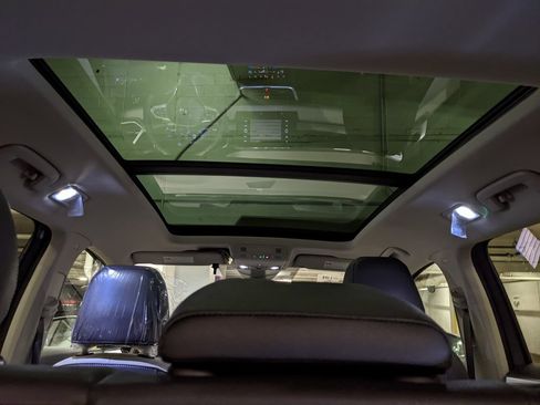 New 2025 Volkswagen Taos SE image 13