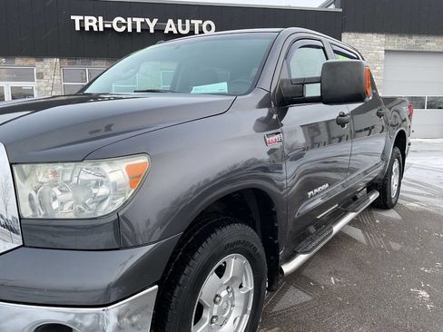 Used 2011 Toyota Tundra 4x4 CrewMax image 2