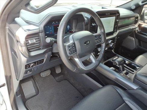 Used 2025 Ford F150 Lariat w/ Equipment Group 501A Mid image 9