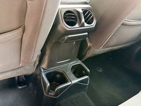 Used 2022 Jeep Wrangler Unlimited Sport image 28