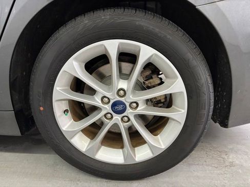 Used 2019 Ford Fusion SE FWD image 8