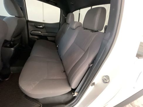 Certified 2019 Toyota Tacoma TRD Off-Road AWD/4WD image 22