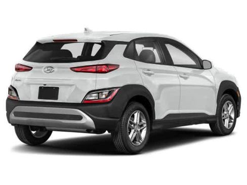 Used 2022 Hyundai Kona SE FWD image 2