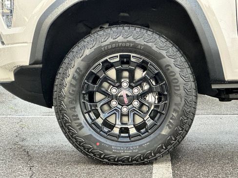 New 2026 GMC Canyon Elevation w/ Convenience Package image 24