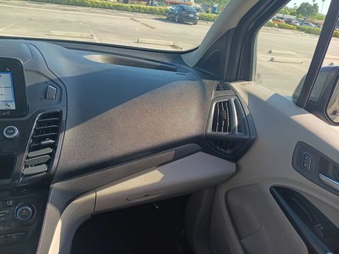 Used 2019 Ford Transit Connect Titanium w/ Titanium Premium Package FWD image 20