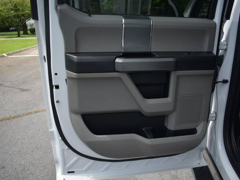 Used 2016 Ford F150 XLT w/ Equipment Group 302A Luxury AWD/4WD image 19