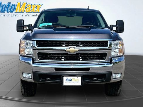 Used 2010 Chevrolet Silverado 2500 LT w/ Interior Plus Package AWD/4WD image 2