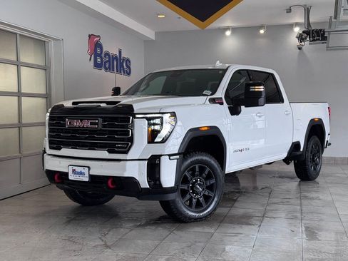 Certified 2025 GMC Sierra 2500 AT4 AWD/4WD image 2
