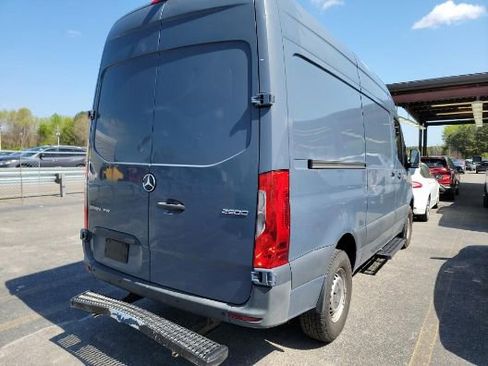 Used 2019 Mercedes-Benz Sprinter 144 image 3