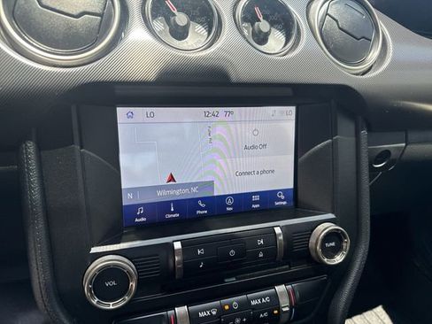Used 2021 Ford Mustang Shelby GT500 w/ Technology Package RWD image 19