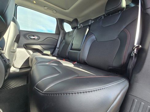 Used 2021 Jeep Cherokee Trailhawk w/ Sun, Sound & Nav Group image 19