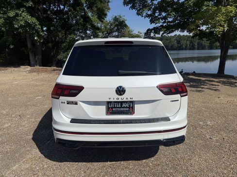 Used 2022 Volkswagen Tiguan SE R-Line AWD/4WD image 4
