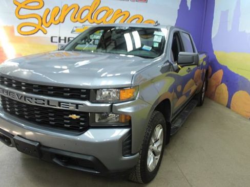 Used 2019 Chevrolet Silverado 1500 Custom w/ Custom Value Package AWD/4WD image 4
