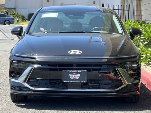 New 2025 Hyundai Sonata Limited image 3