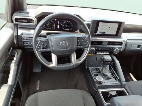 Used 2025 Toyota 4Runner TRD Off-Road AWD/4WD image 18