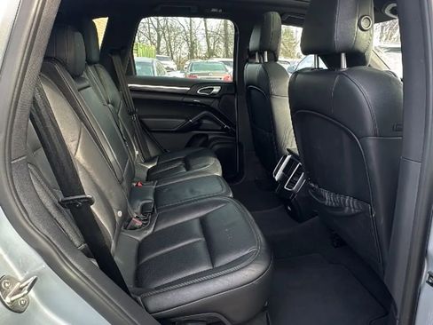 Used 2016 Porsche Cayenne image 17