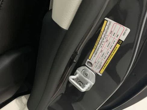 Used 2020 Chrysler Pacifica Limited w/ Advanced Safetytec Group FWD image 17