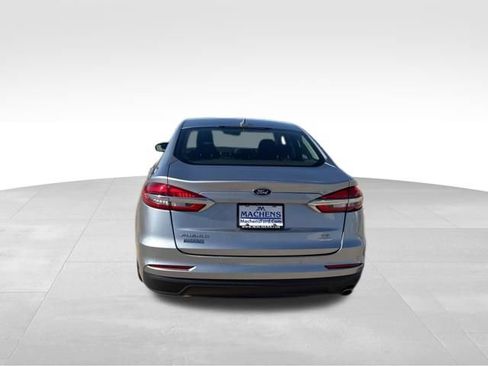 Used 2020 Ford Fusion SE image 6