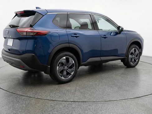 Used 2025 Nissan Rogue SV image 9