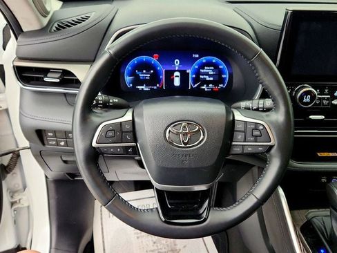 Used 2023 Toyota Highlander Limited AWD/4WD image 14