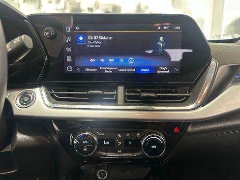 Used 2025 Chevrolet Trax LT image 21