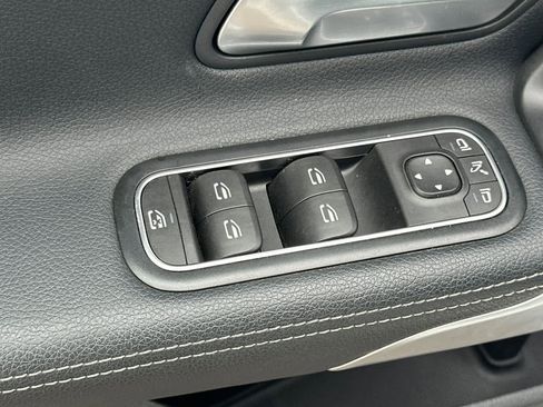 Used 2021 Mercedes-Benz CLA 250 image 13