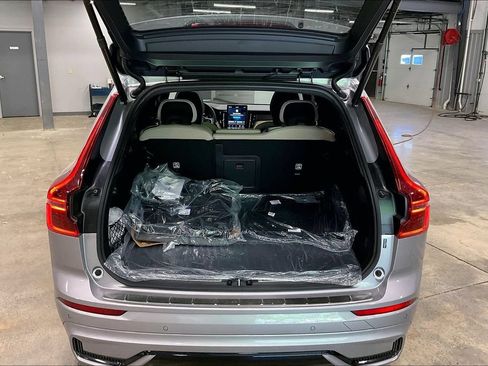 New 2026 Volvo XC60 T8 Plus w/ Protection Package Premier AWD/4WD image 9