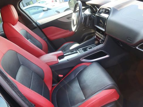 Used 2019 Jaguar F-PACE S AWD/4WD image 25