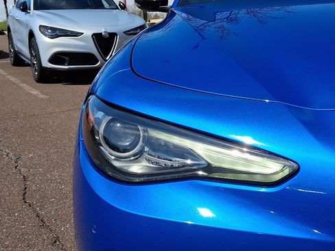 Used 2023 Alfa Romeo Giulia Veloce image 9