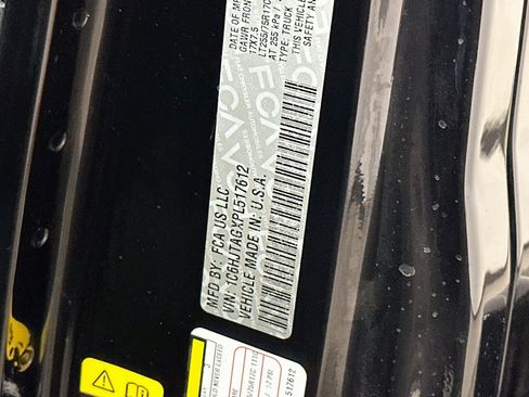 Used 2023 Jeep Gladiator Sport AWD/4WD image 12