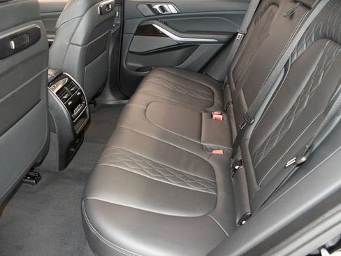 Used 2025 BMW X5 xDrive50e AWD/4WD image 18