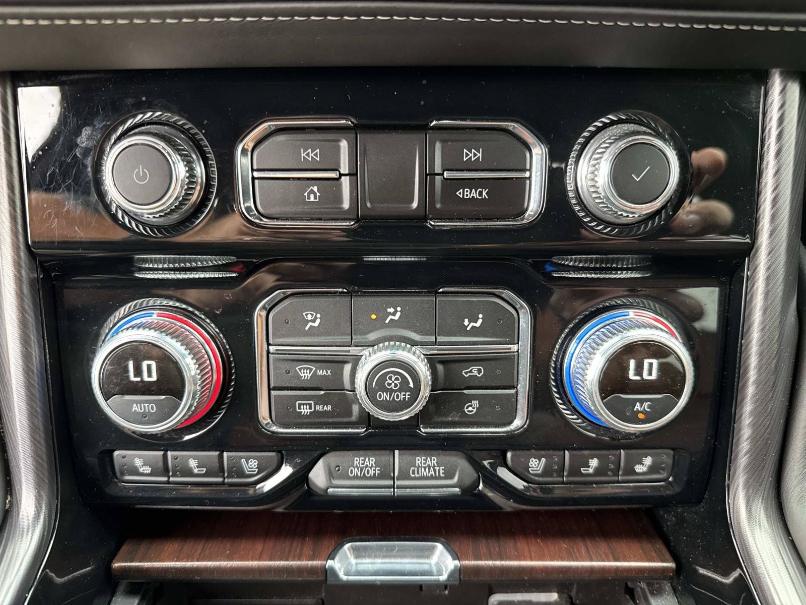 Used 2024 GMC Yukon Denali Ultimate AWD/4WD image 34